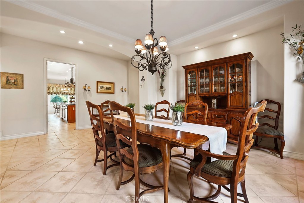 MLS #OC25262603 image #10