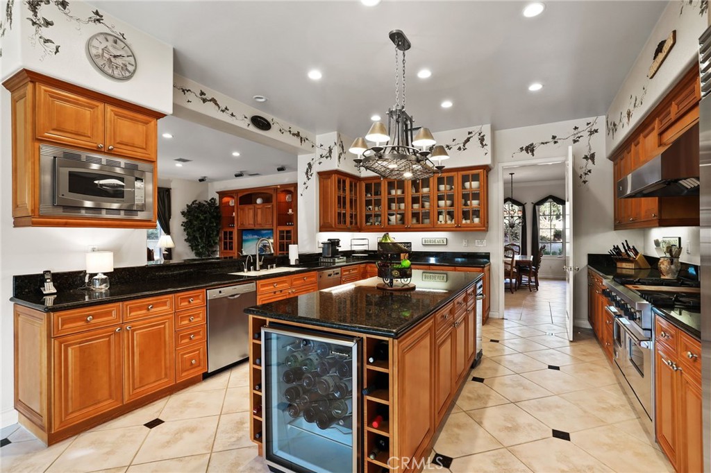 MLS #OC25262603 image #15