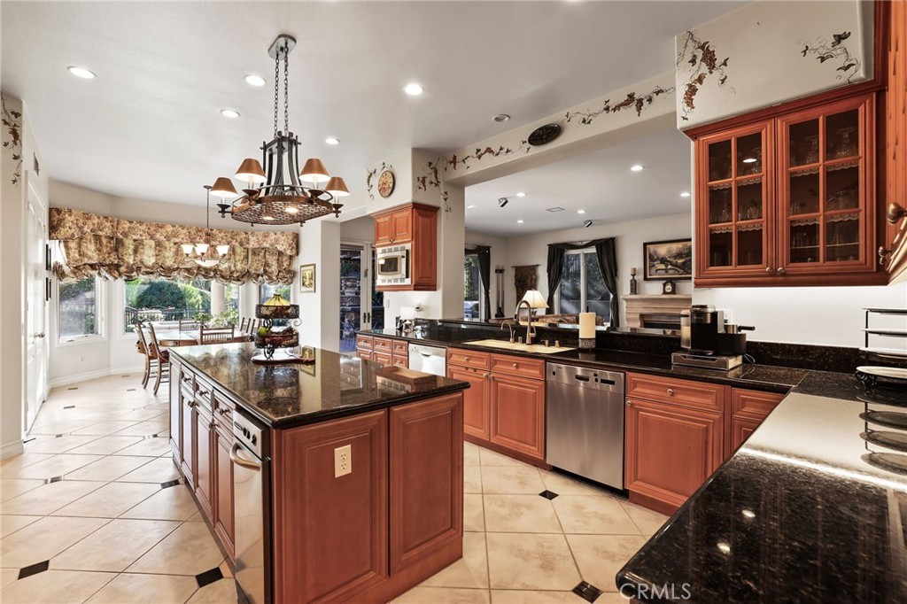 MLS #OC25262603 image #16