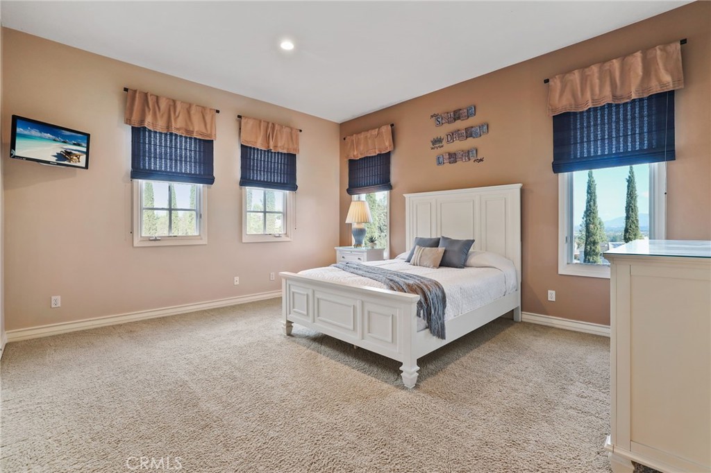 MLS #OC25262603 image #33