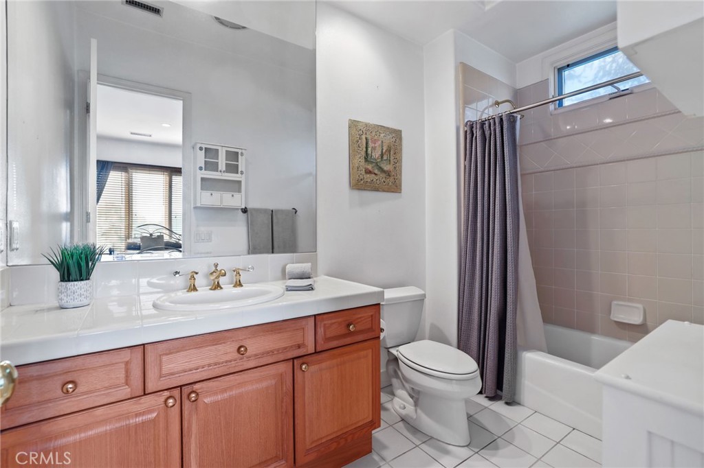 MLS #OC25262603 image #36