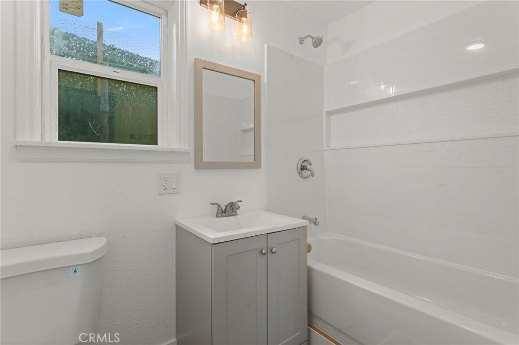 MLS #OC25262612 image #5