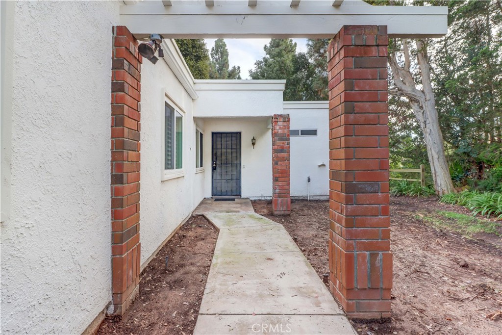 MLS #OC25262630 image #2