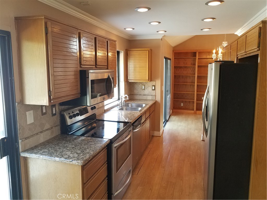 MLS #OC25262655 image #14