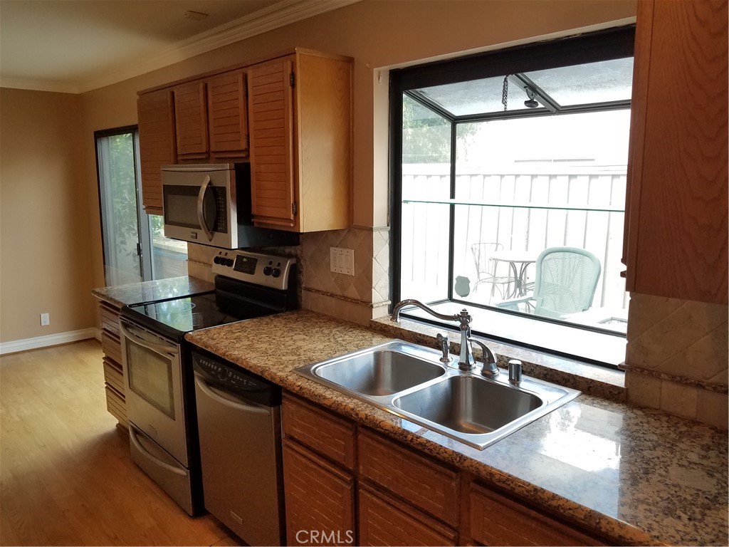 MLS #OC25262655 image #5