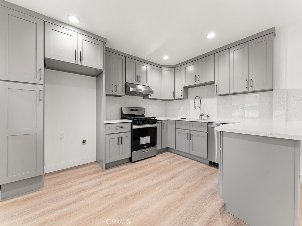 MLS #OC25262671 image #1