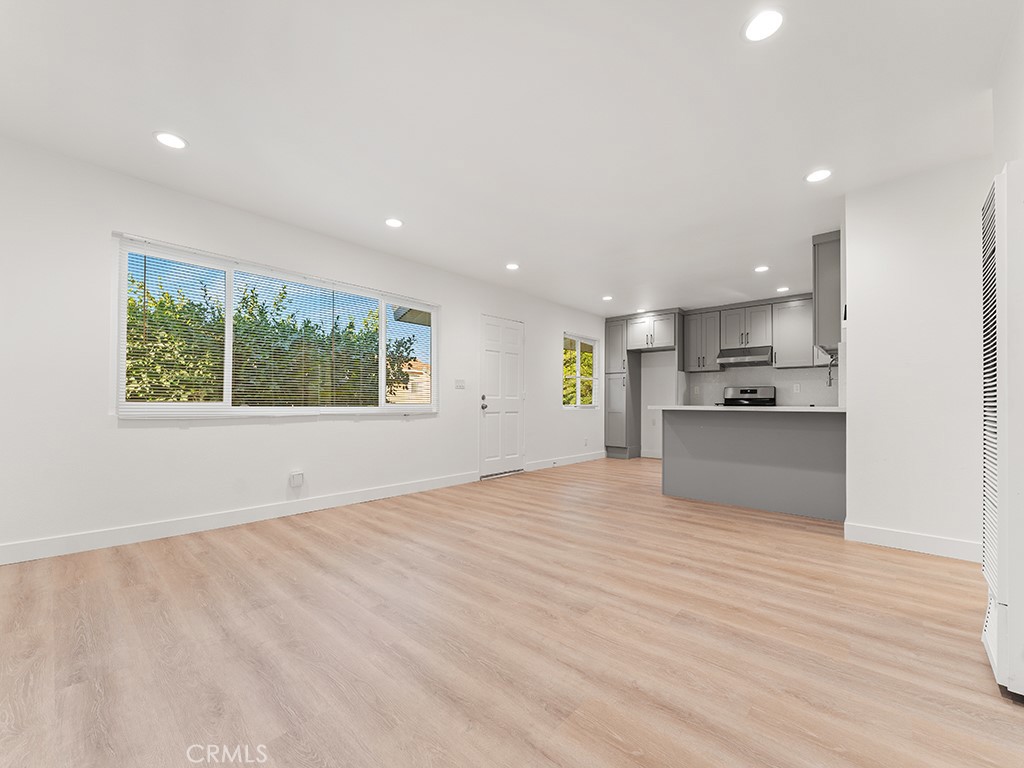 MLS #OC25262671 image #4