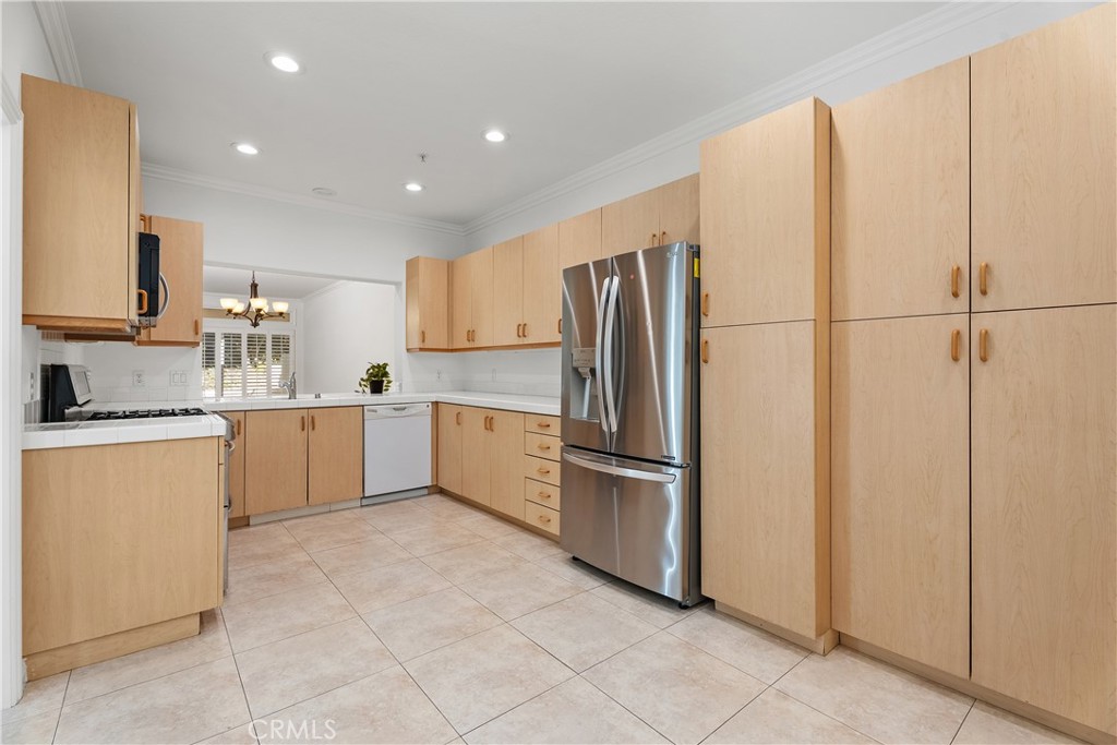 MLS #OC25262692 image #13