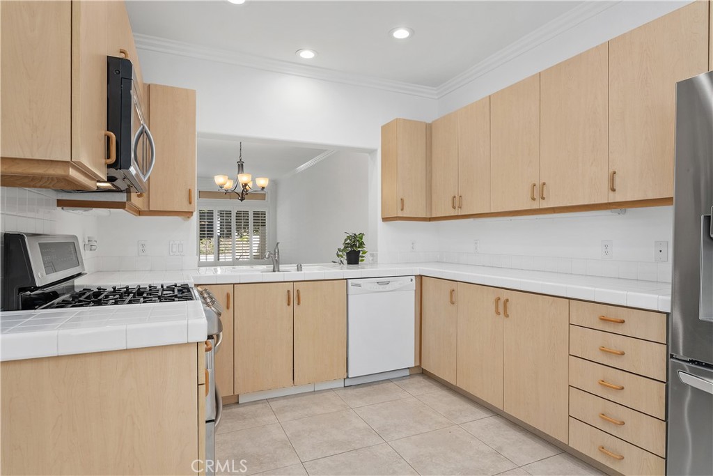 MLS #OC25262692 image #14