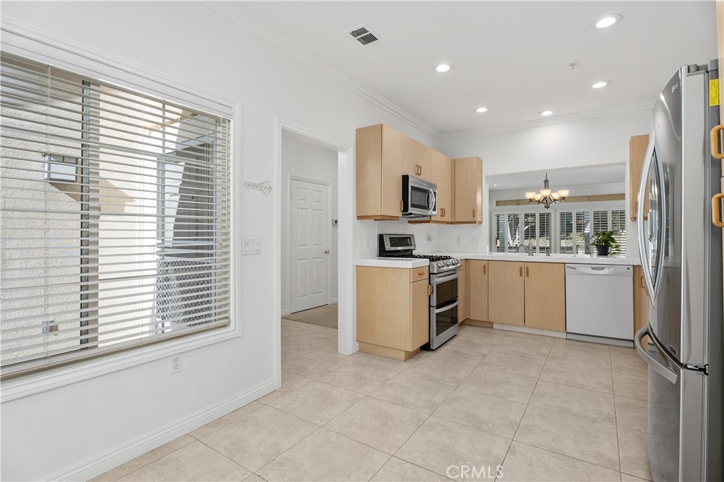 MLS #OC25262692 image #16