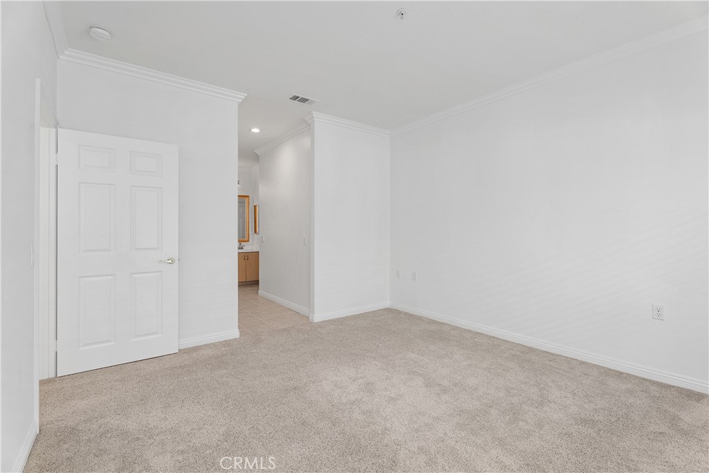 MLS #OC25262692 image #30