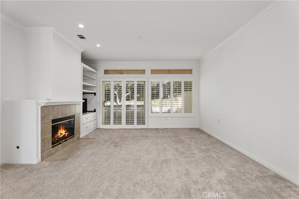 MLS #OC25262692 image #9