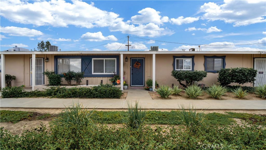 MLS #OC25262718 image #1