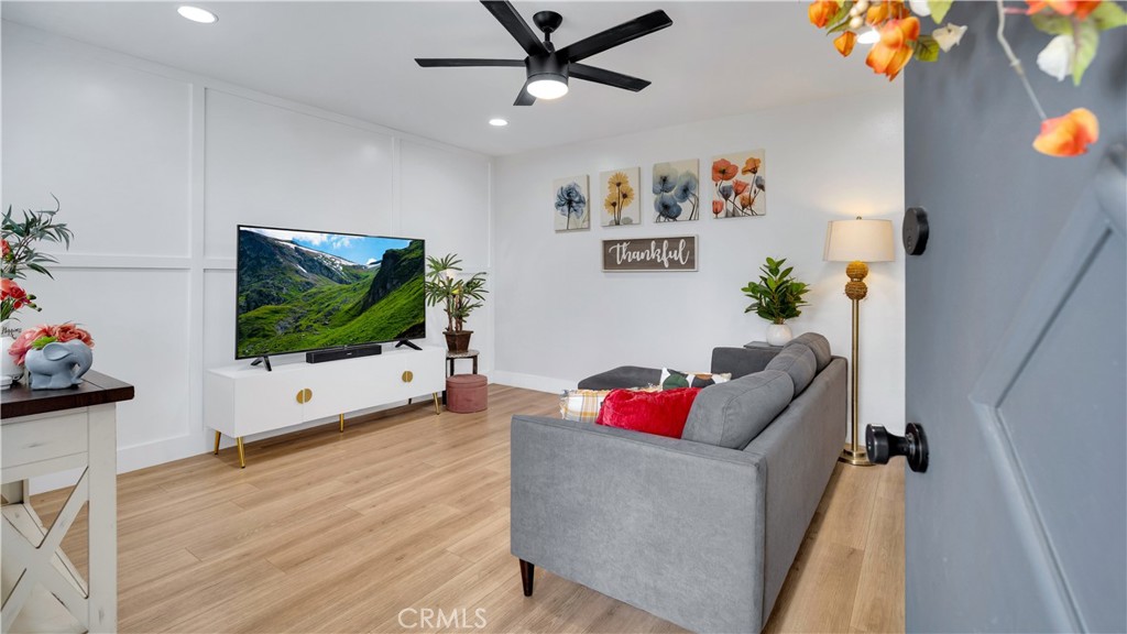 MLS #OC25262718 image #3