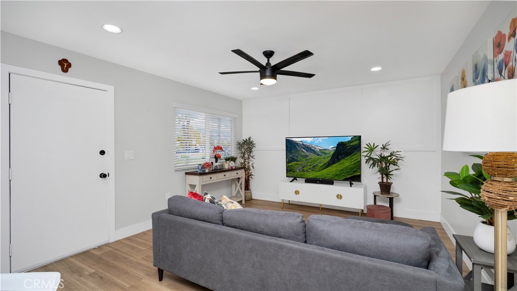 MLS #OC25262718 image #4