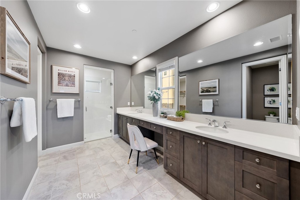 MLS #OC25262721 image #15