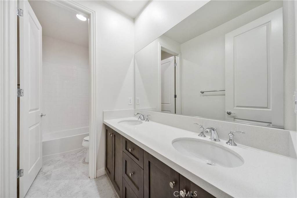 MLS #OC25262721 image #20