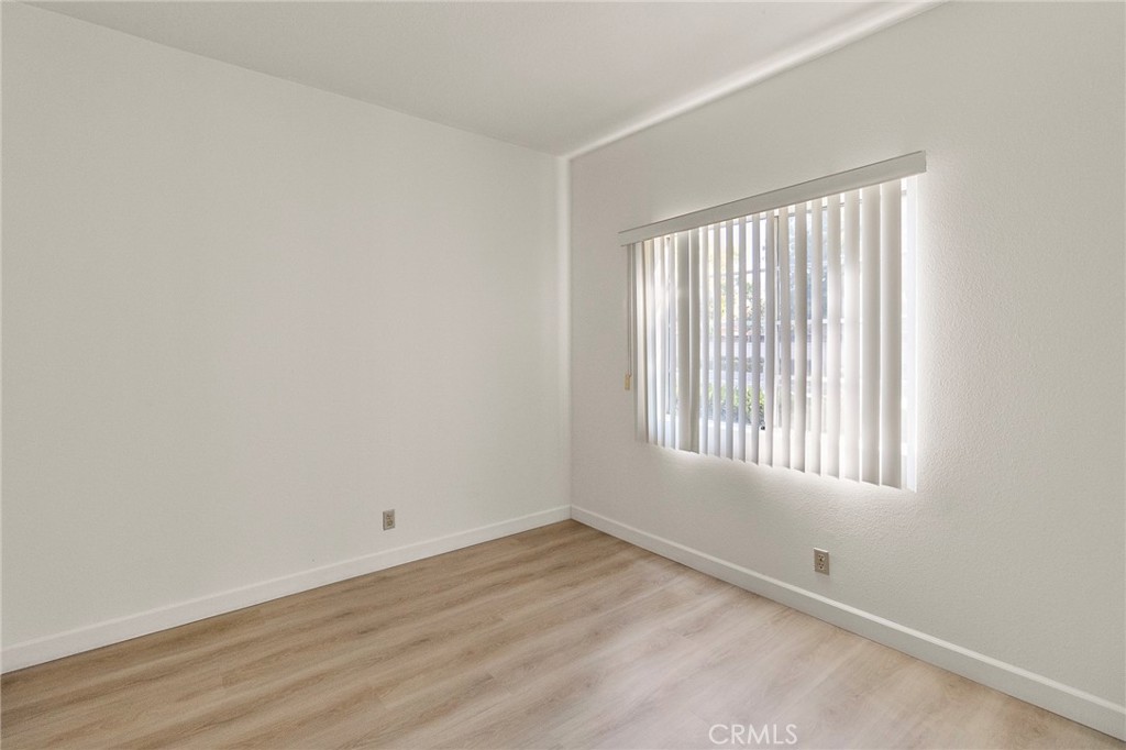 MLS #OC25262732 image #12