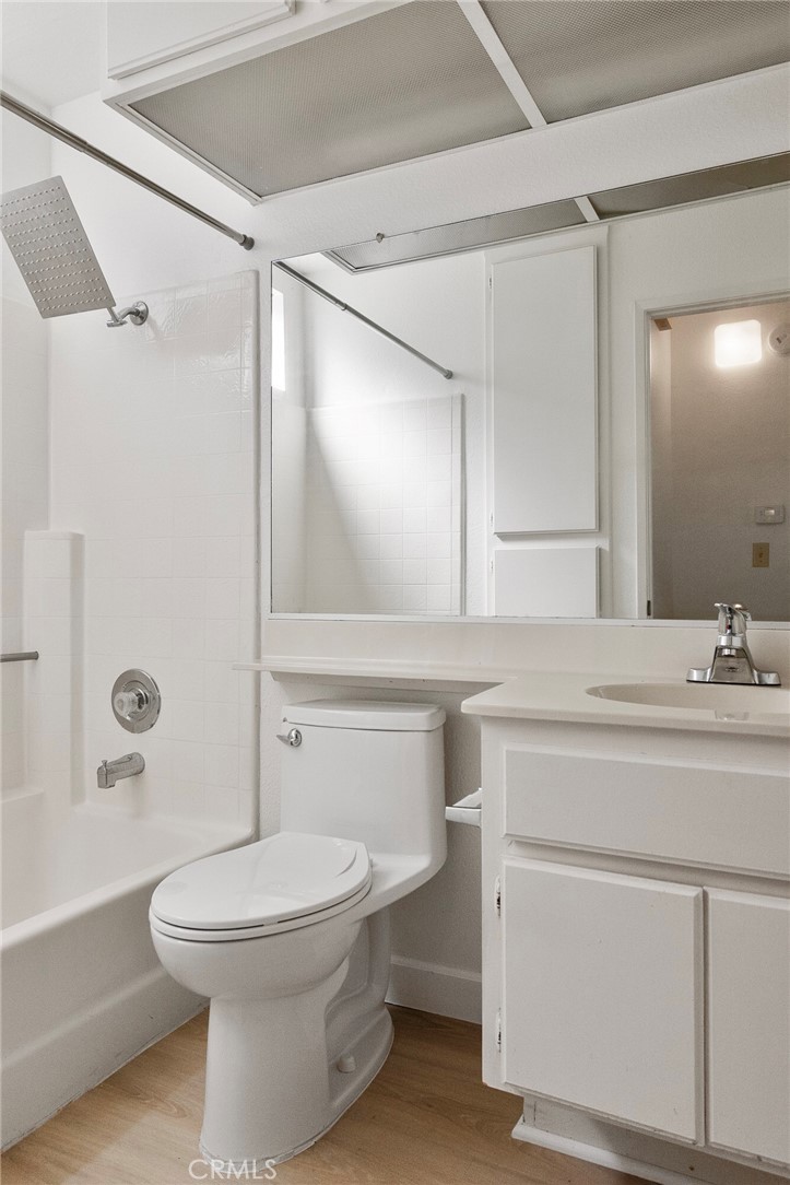 MLS #OC25262732 image #14