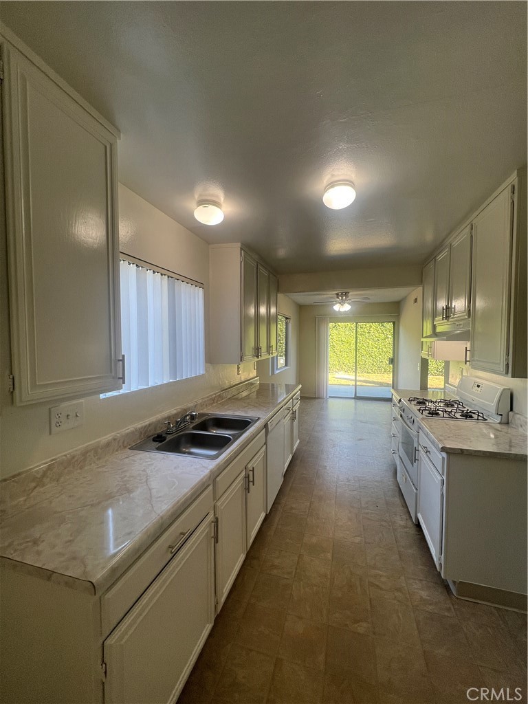 MLS #OC25262738 image #4