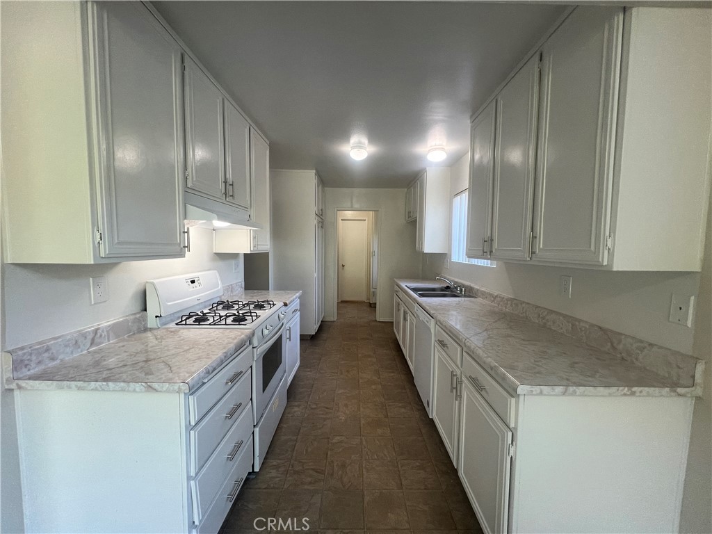 MLS #OC25262738 image #6