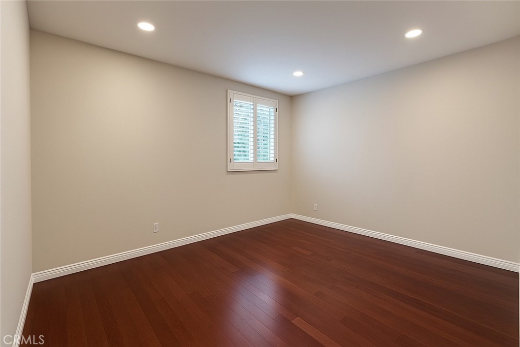 MLS #OC25262802 image #16