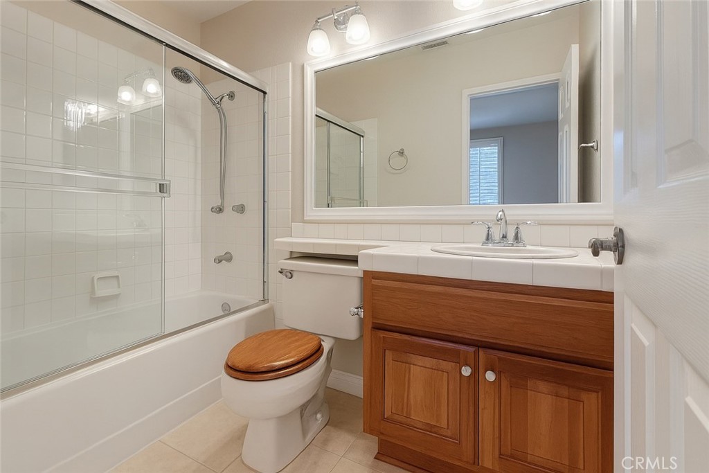 MLS #OC25262802 image #17