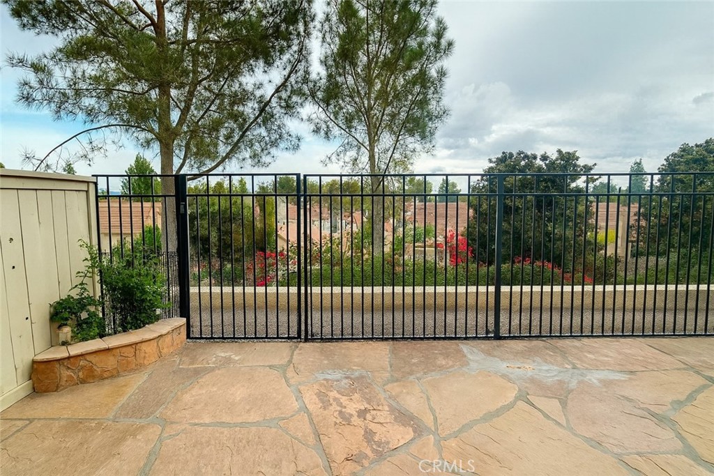 MLS #OC25262802 image #8