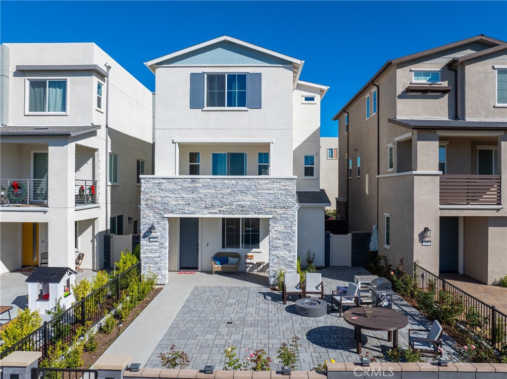 MLS #OC25262810 image #0