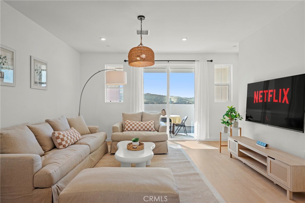 MLS #OC25262810 image #12