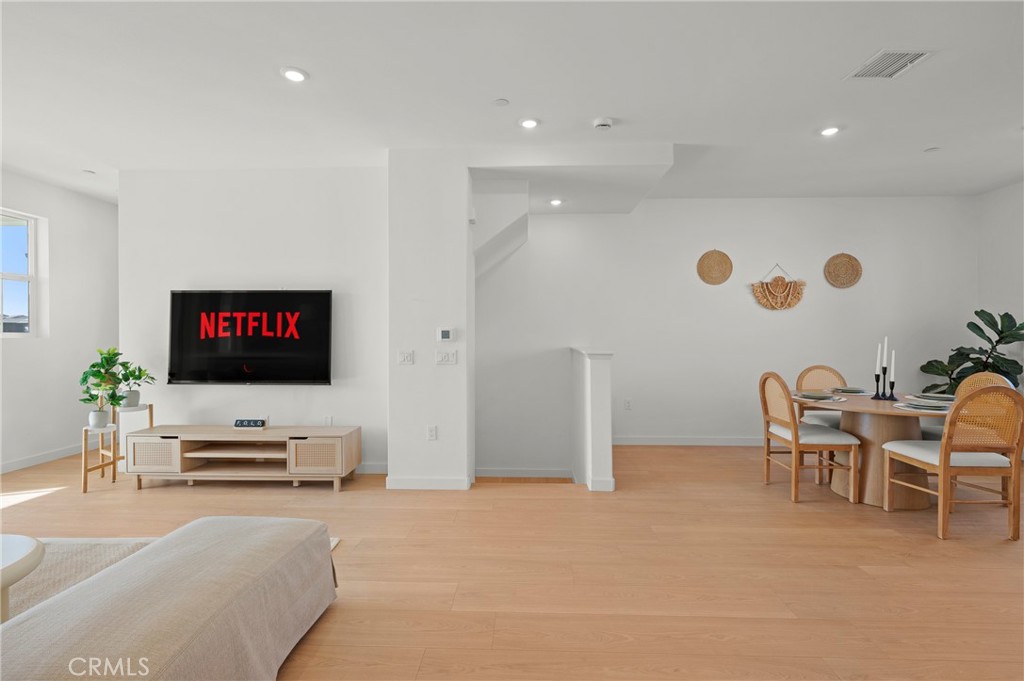 MLS #OC25262810 image #18