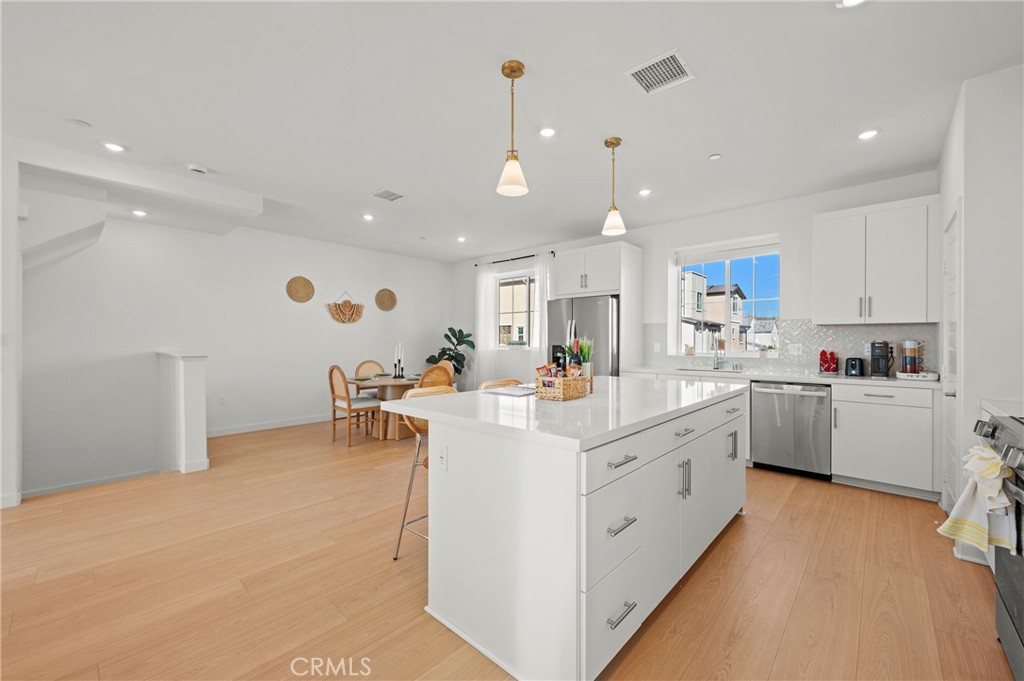 MLS #OC25262810 image #19