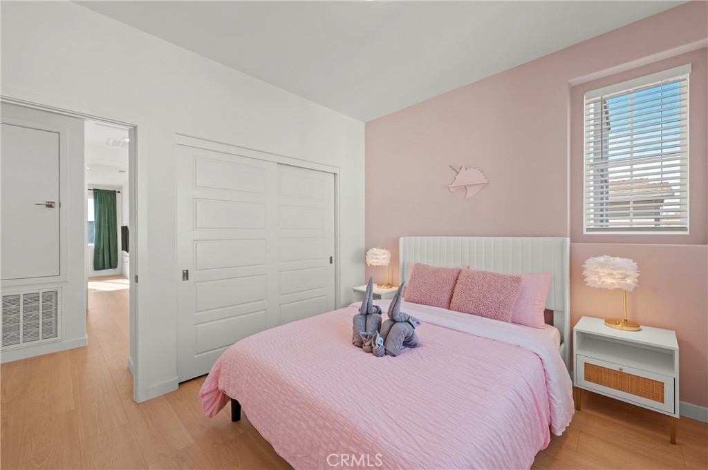 MLS #OC25262810 image #27