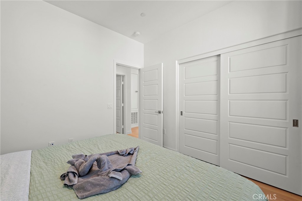 MLS #OC25262810 image #31