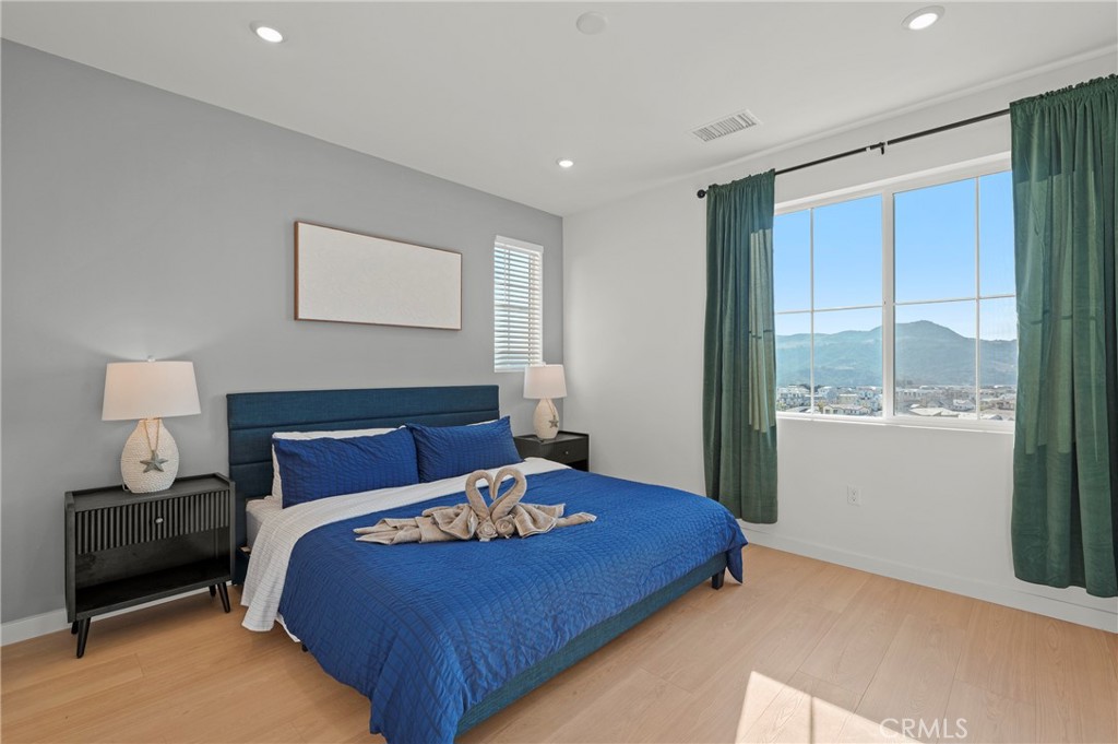 MLS #OC25262810 image #33