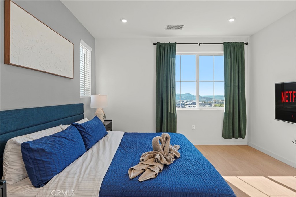 MLS #OC25262810 image #38