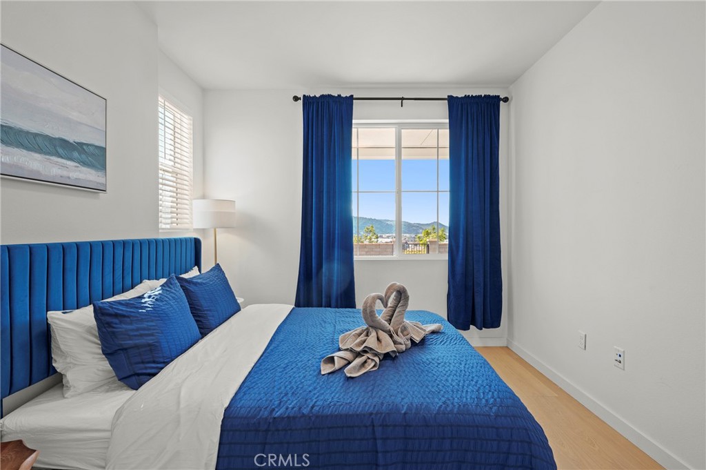 MLS #OC25262810 image #5