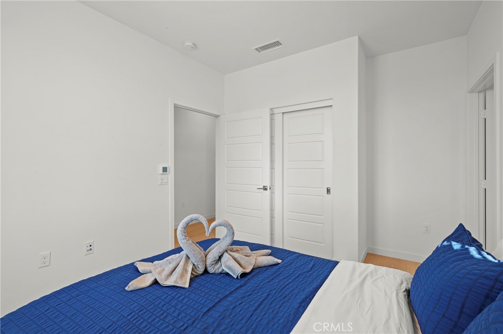 MLS #OC25262810 image #6