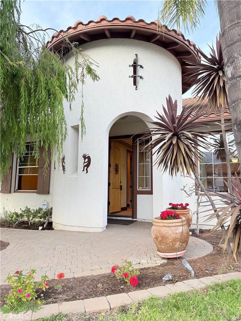 MLS #OC25262815 image #1