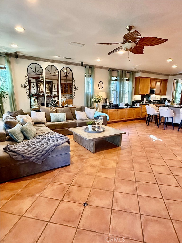 MLS #OC25262815 image #10