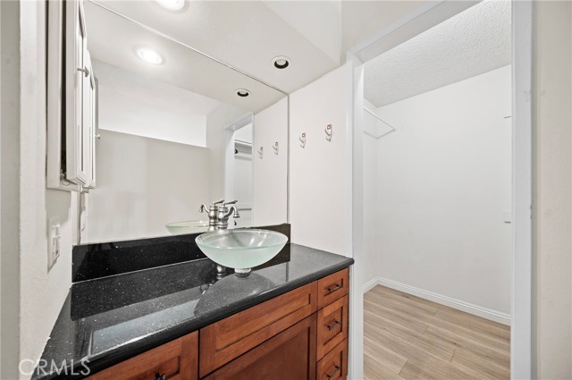 MLS #OC25262828 image #17