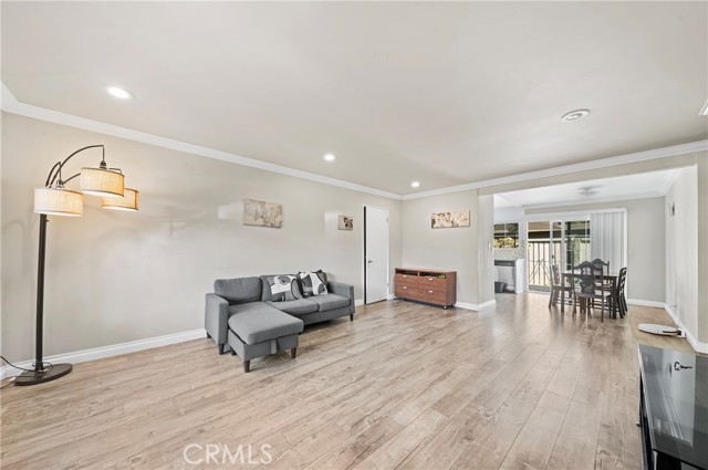 MLS #OC25262828 image #5