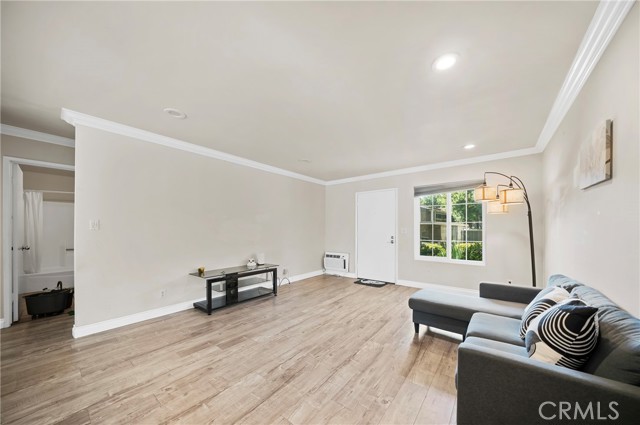 MLS #OC25262828 image #6