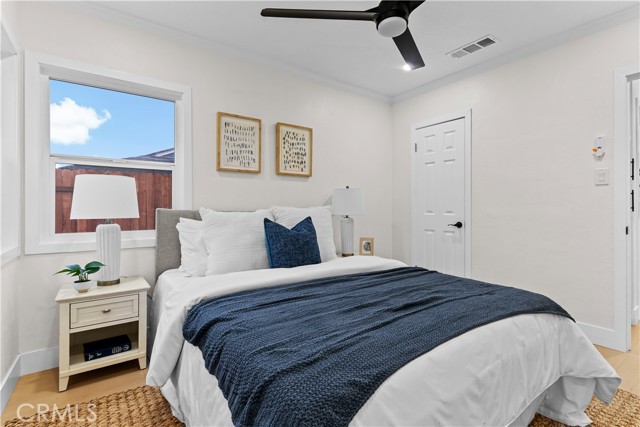 MLS #OC25262835 image #11