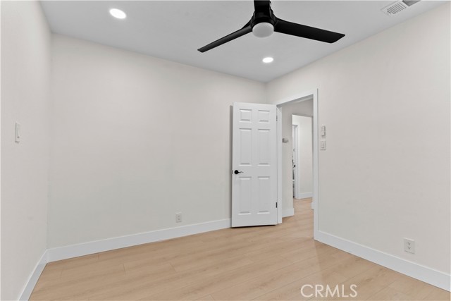 MLS #OC25262835 image #14