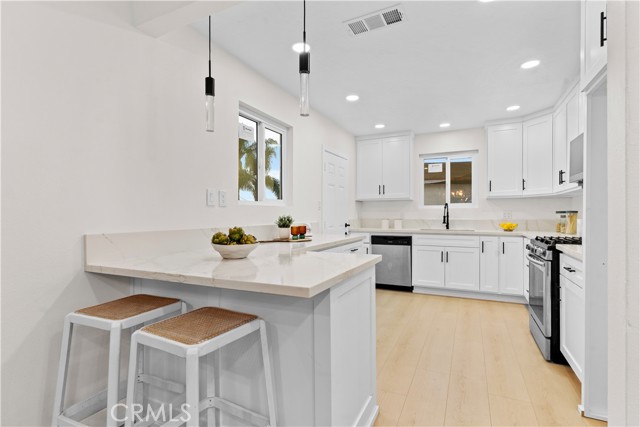 MLS #OC25262835 image #3