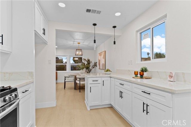 MLS #OC25262835 image #4