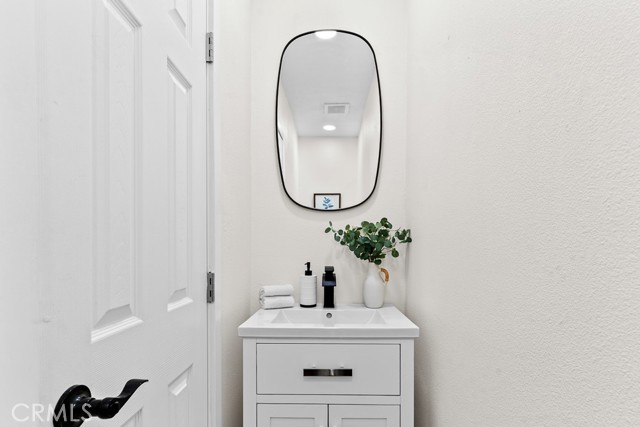 MLS #OC25262835 image #8