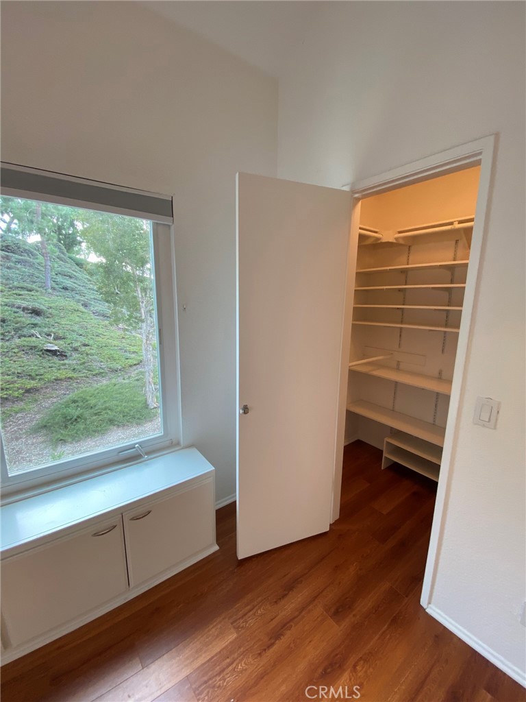 MLS #OC25262842 image #17