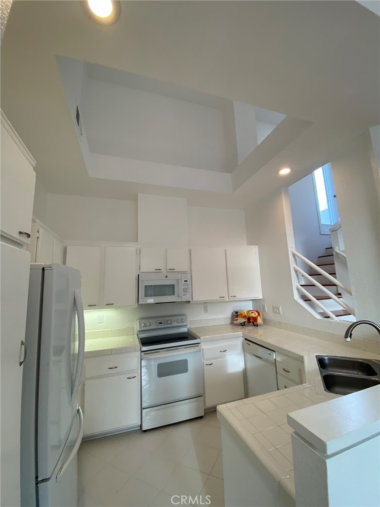 MLS #OC25262842 image #7